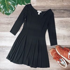 LBD NWOT Three Quarter Sleeve Stretchy Midi Dress